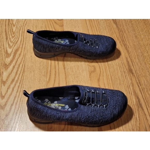 Sketchers Women's Shoes Size: 8.5 - Picture 7 of 9